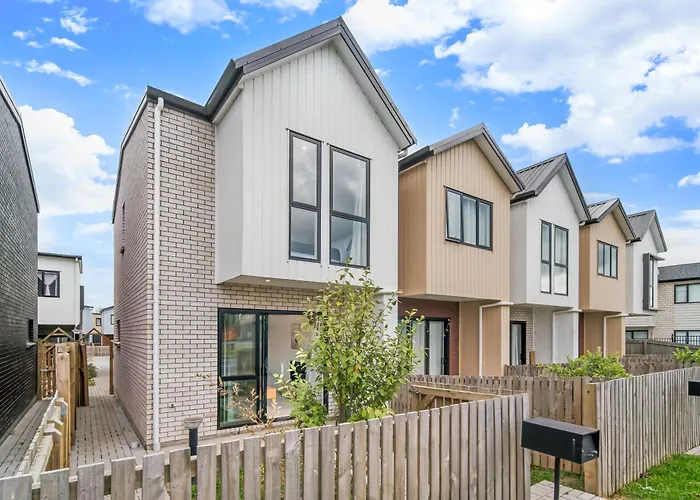 Cozy Brand New Townhouse 6