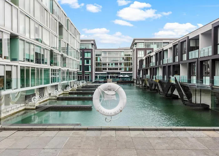 Marina Luxe Retreat W Carpark-Pool-Spa-Gym-Sauna