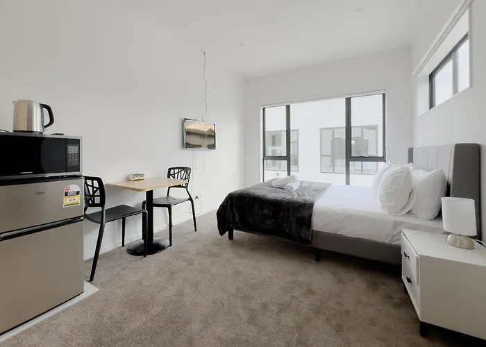 Cozy One-Bedroom Getaway In Takanini