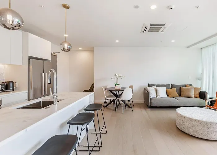 Urban Escape: Prime Location