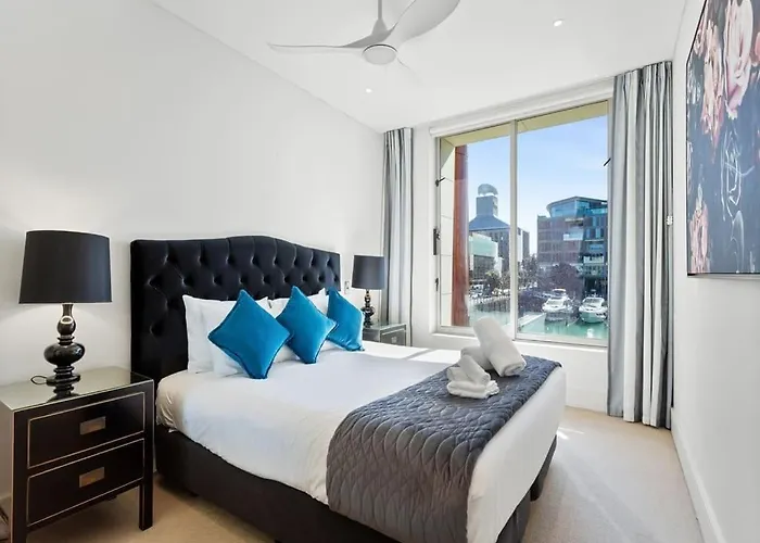 Gorgeous 2 Bedroom - Wynyard Quarter! Free Parking