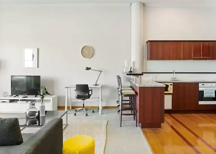 Relaxing Sea Wharf View Apartment