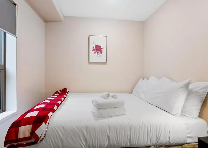 Uptown Two Bedroom Apartment With The Essentials