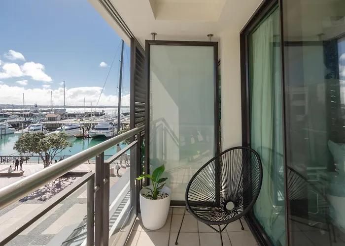 Luxury Waterfront Haven On Viaduct Harbour