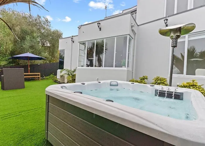 Entire Home In Central Auckland