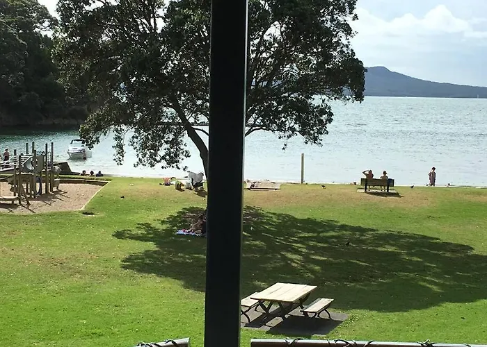 Beachside Bliss Castor Bay - Holiday By The Beach
