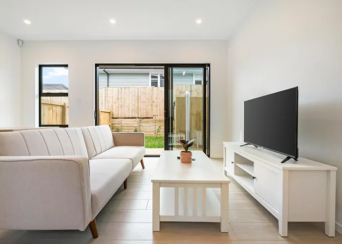 Te Atatu Cozy Brand New Townhouse 5