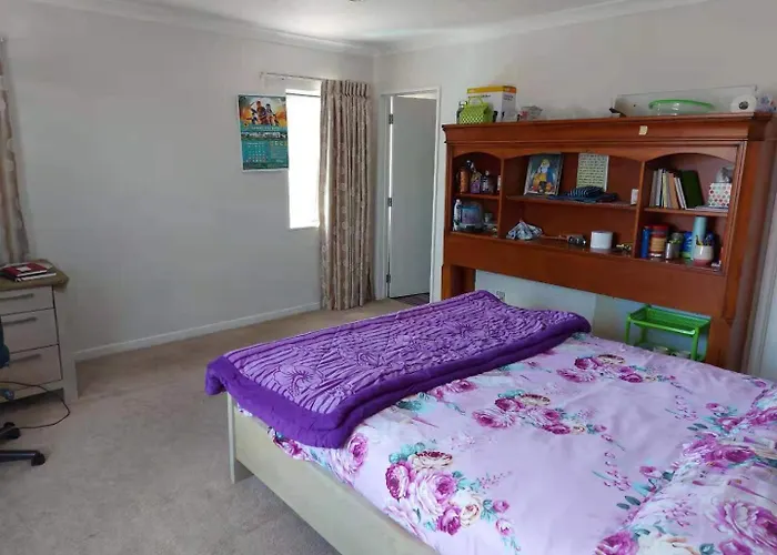 Flat Bush Large Ensuite