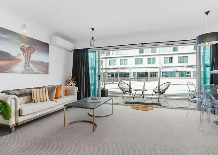 Funky One Bedroom Apartment On Princes Wharf