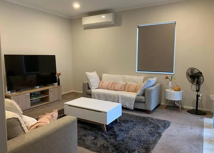 Serene 5-Bedroom Papakura Home