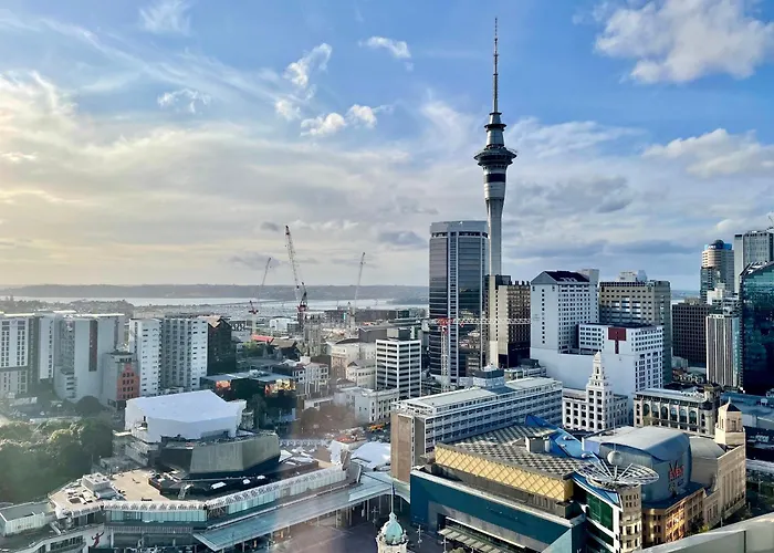 Stunning 3 Bedroom Penthouse Apt In Auckland Cbd