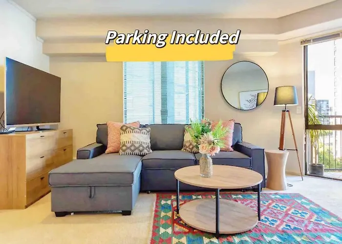 Spacious 1-Bedroom Unit In Cbd With Free Parking