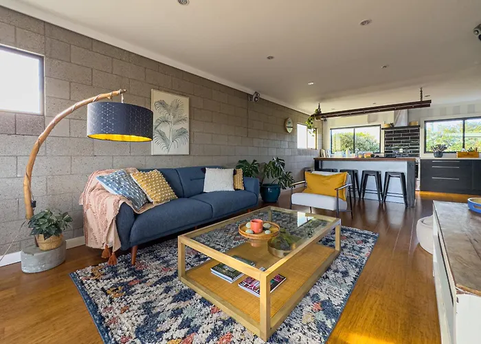 Elegant House Where You Call It Home In Northcote