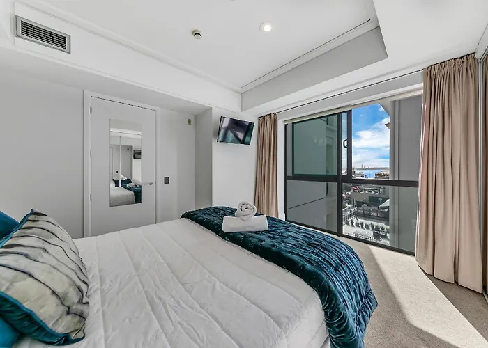 Stunning Auckland Harbour Views
