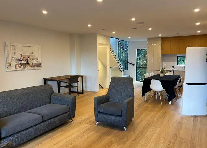 Epsom Tidy House 8