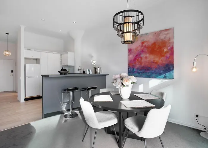 Princes Wharf 2 Bedroom Newly Renovated Luxury