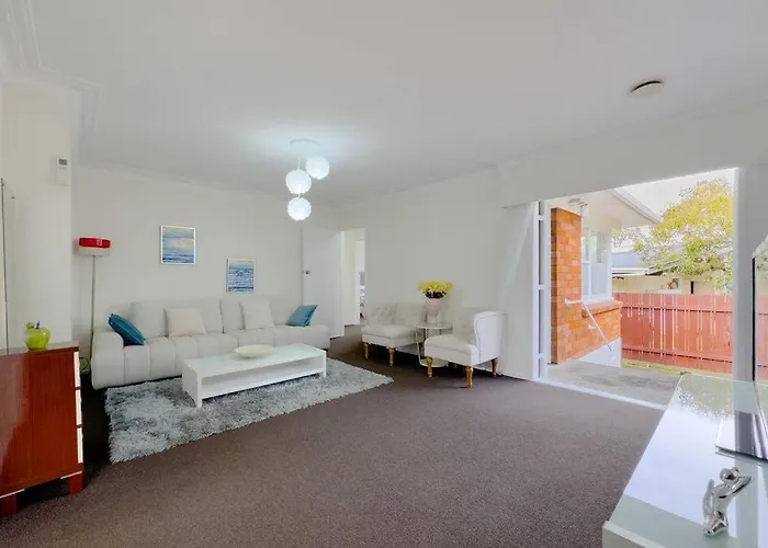 Exquisite Four-Bedroom Home In Forrest Hill