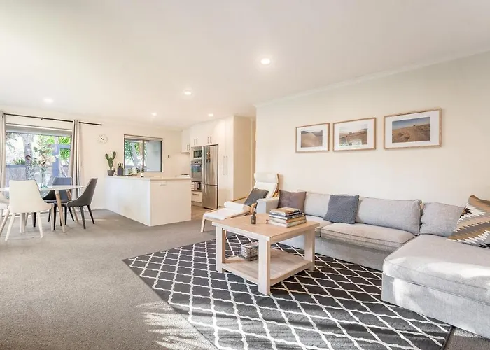 Resort Style In Urban Auckland