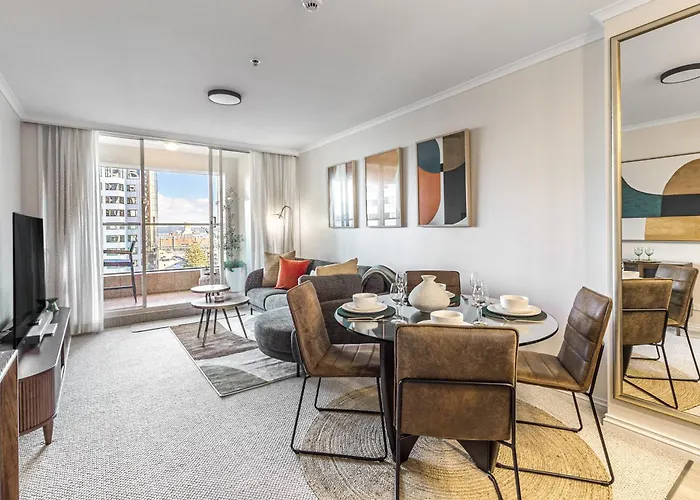 Luxurious Harbour View Apartment In Downtown