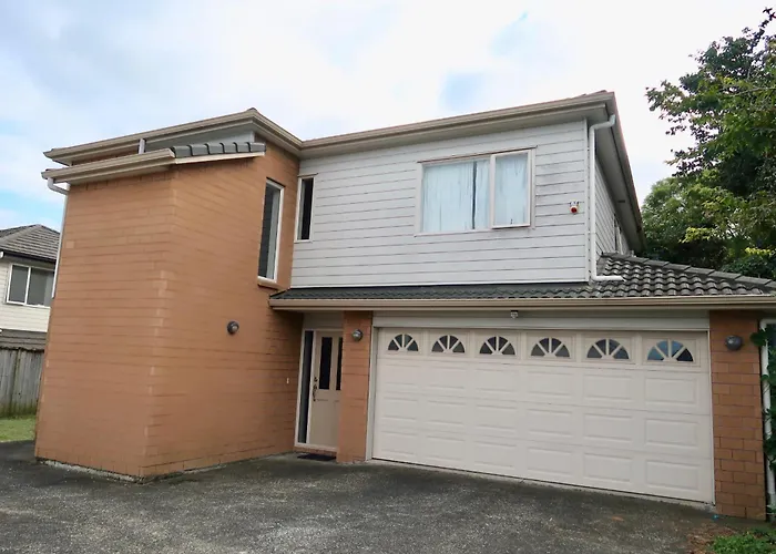 5 Bedroom Sweet House 82A Richardson Road