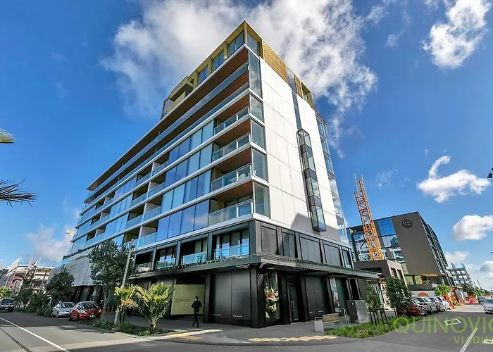 Qv Waterfront Executive Apartment -