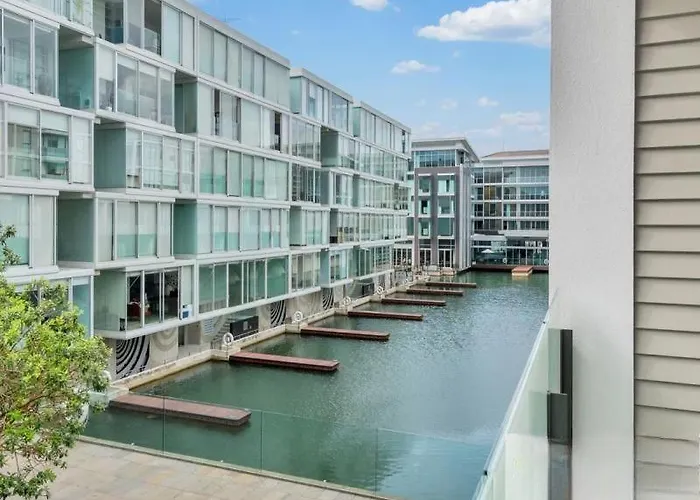 Pool-Bikes-Escooter! 2Bed Central