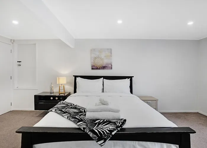 Sunny Beam Guest Suite With Parking And Kitchenette