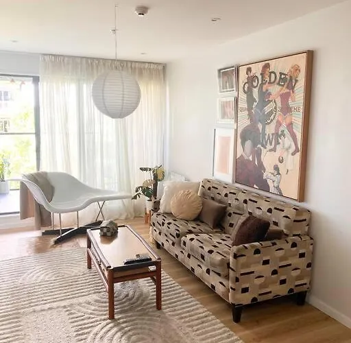 Designer Ponsonby And K Road One Bedroom With Carpark