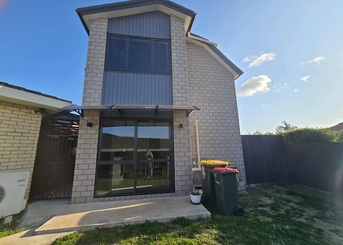 Holiday Home Near Auckland Airport