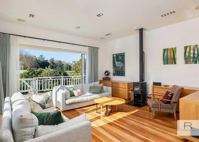 Magnificent Parkside Retreat