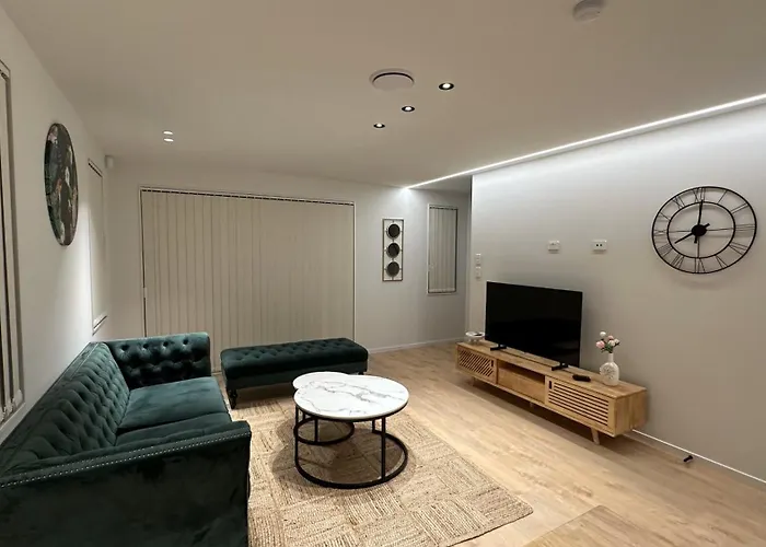 Stylish New Modern 3-Br Home In Auckland - Perfect For Your Next Getaway!