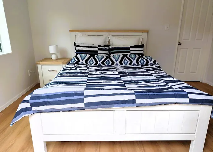 Two Bedroom Homestay With Private Entrance In Convenient Location