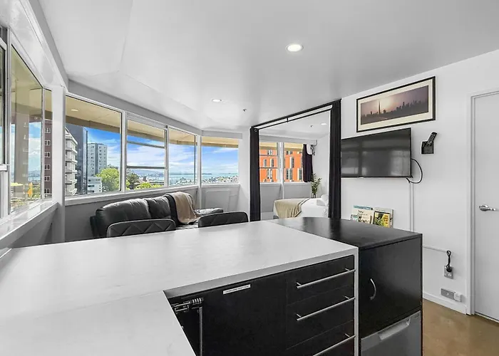 Whitaker Wish- Spacious, City Based Apartment With Carpark