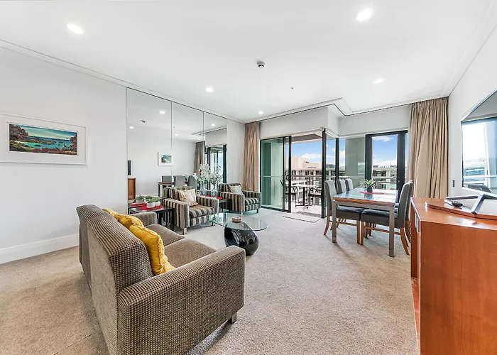 Sophisticated Spacious Apt W Stunning Harbour View