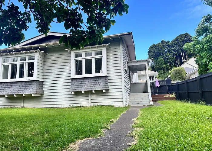 Cozy Home Stay At Hillsborough Road - Auckland City