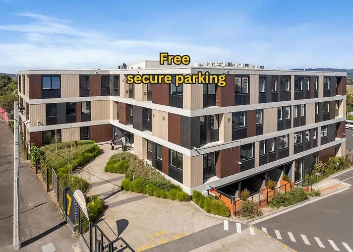 Roomie Apartment Hotel