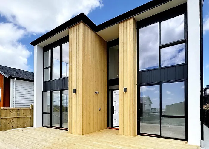 Designer Brand New Large House Flat Bush