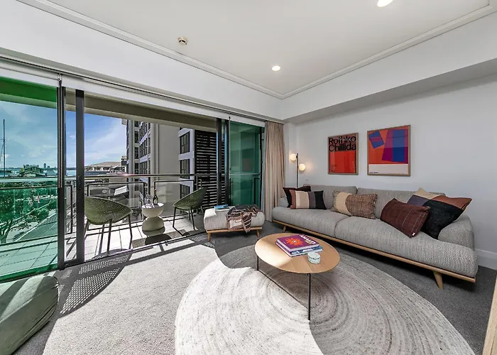 Fabulous City Apartment With Stunning Ocean Views
