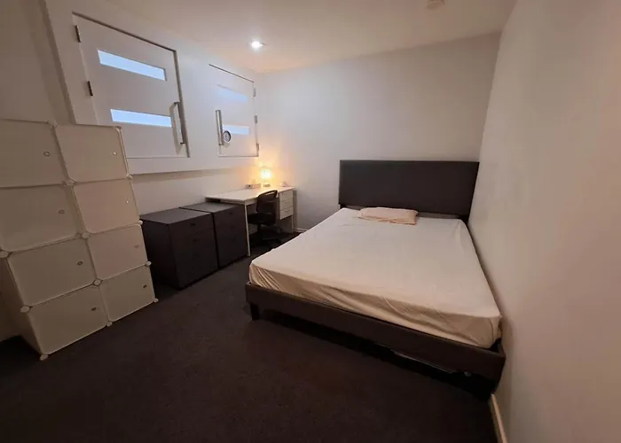 Quiet Secure Home In Cbd, Handy Close To Downtown Britomart Ferry And Spark Arena