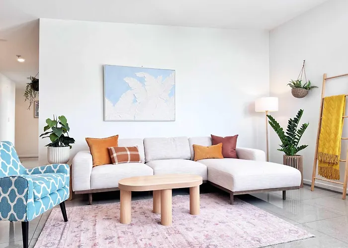 Free Parking Spacious 2Br Apt Walk To Sky Tower