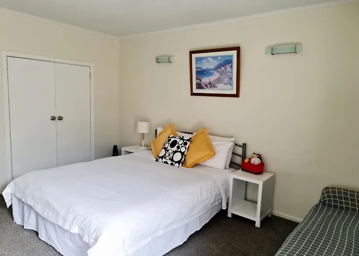 Sunny Private Studio In Central Epsom