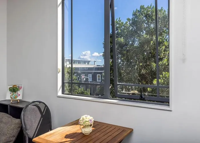 Modern &Convenient Stay In The Heart Of Auckland