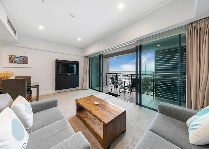 Stunning Auckland Harbour Views