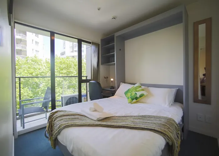 Dynasty Gardens 2 Bedroom Apartment- Free Parking!