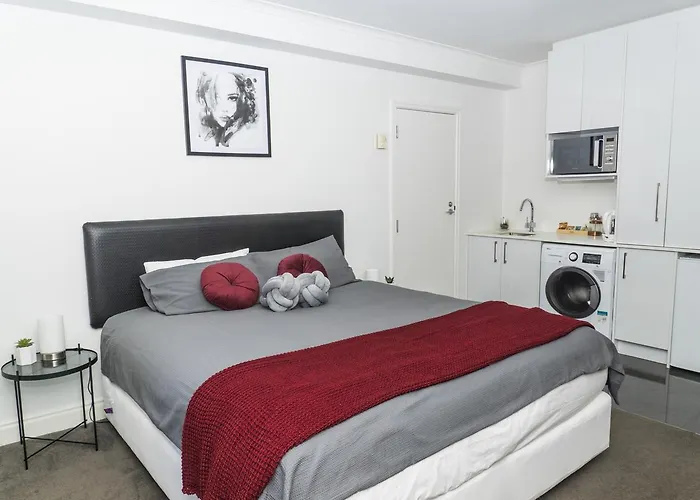 Auckland Centre Studio W/ Pool And Gym