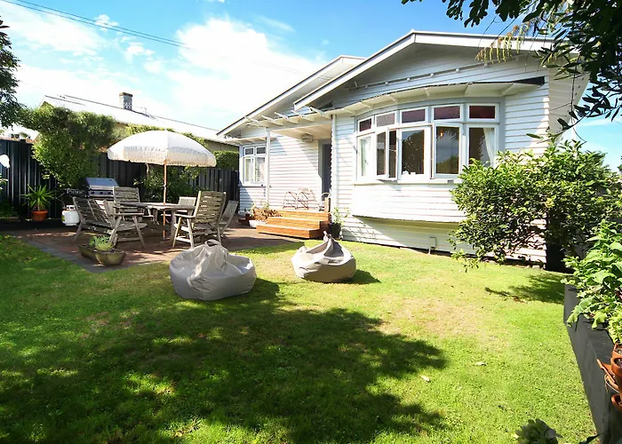 A 3 Bedroom Bungalow Retreat Near Eden Park