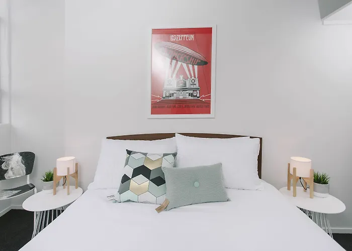 Towny Downtown Haven - 2 Bedrooms