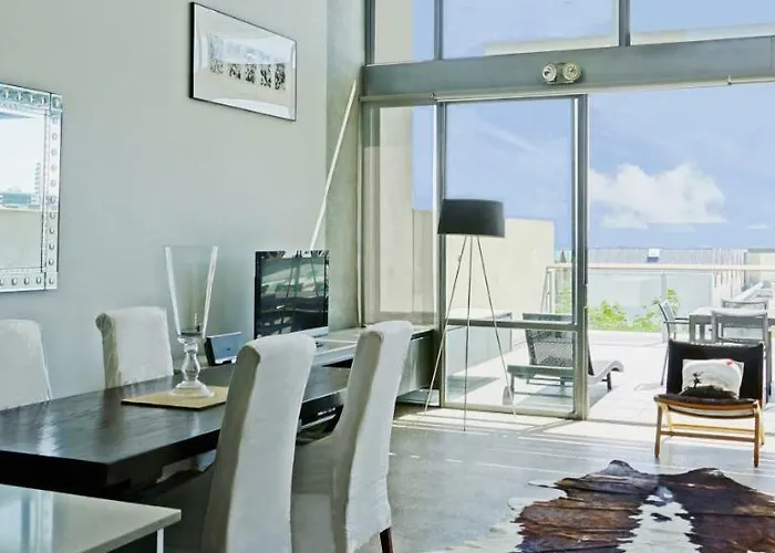 City Fringe Apartment With Sky Tower And City Views