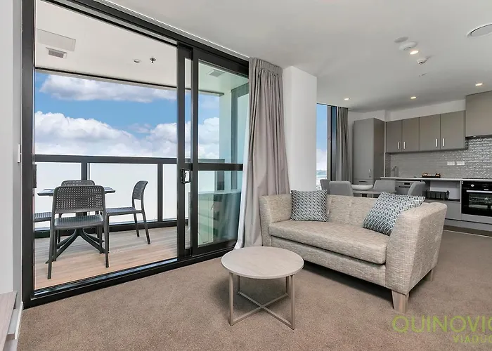 Qv Amazing Views Of The City 887