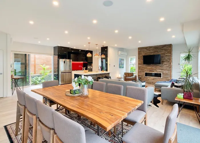 Elegant And Stylish Retreat In Leafy Epsom